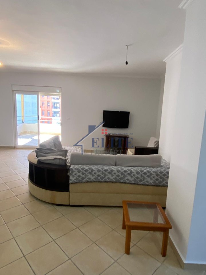 Astir, prane Well, shitet apartament 2+1+verande
