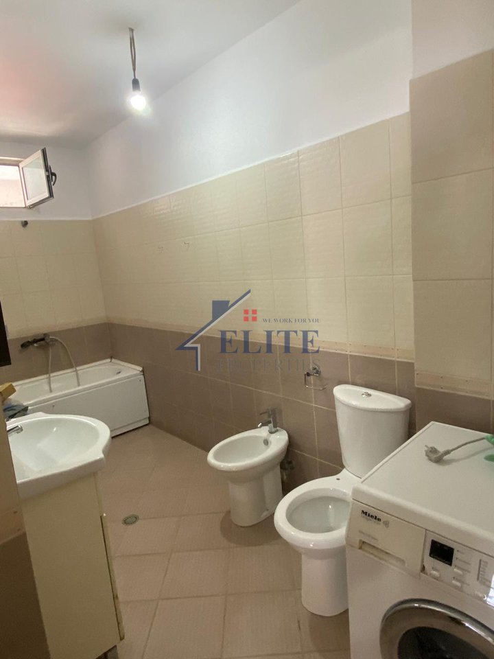 Astir, prane Well, shitet apartament 2+1+verande