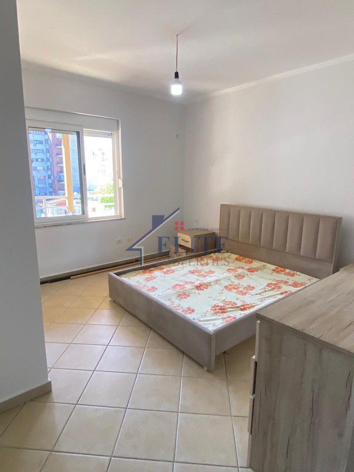 Astir, prane Well, shitet apartament 2+1+verande