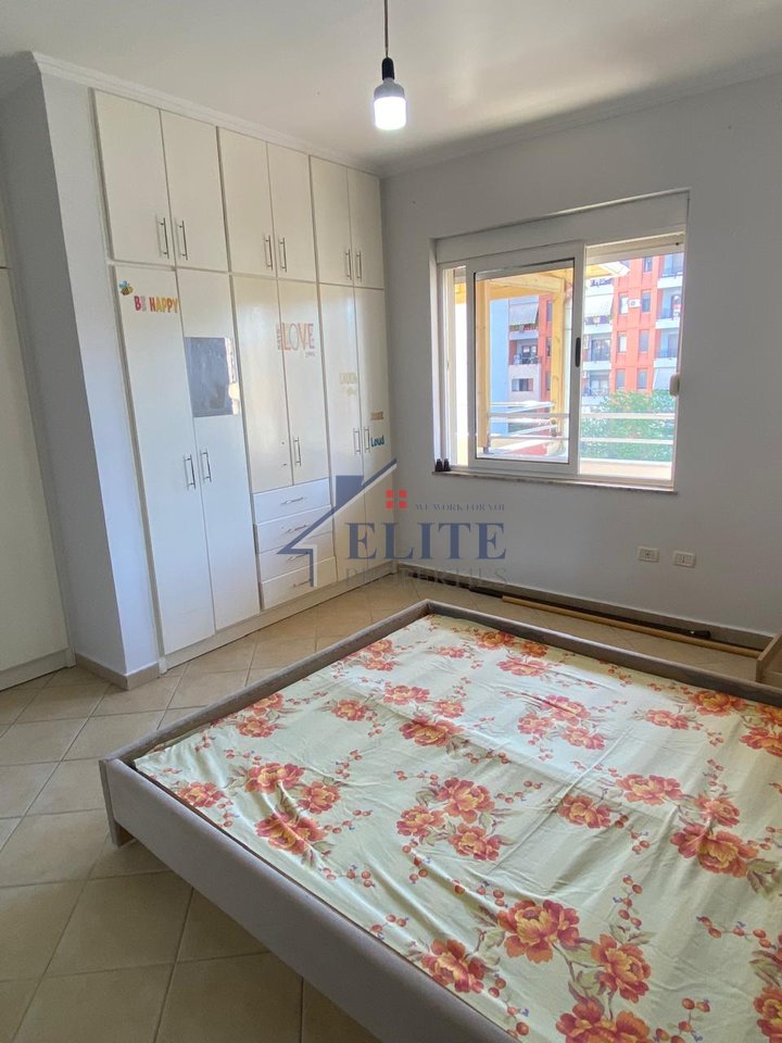 Astir, prane Well, shitet apartament 2+1+verande