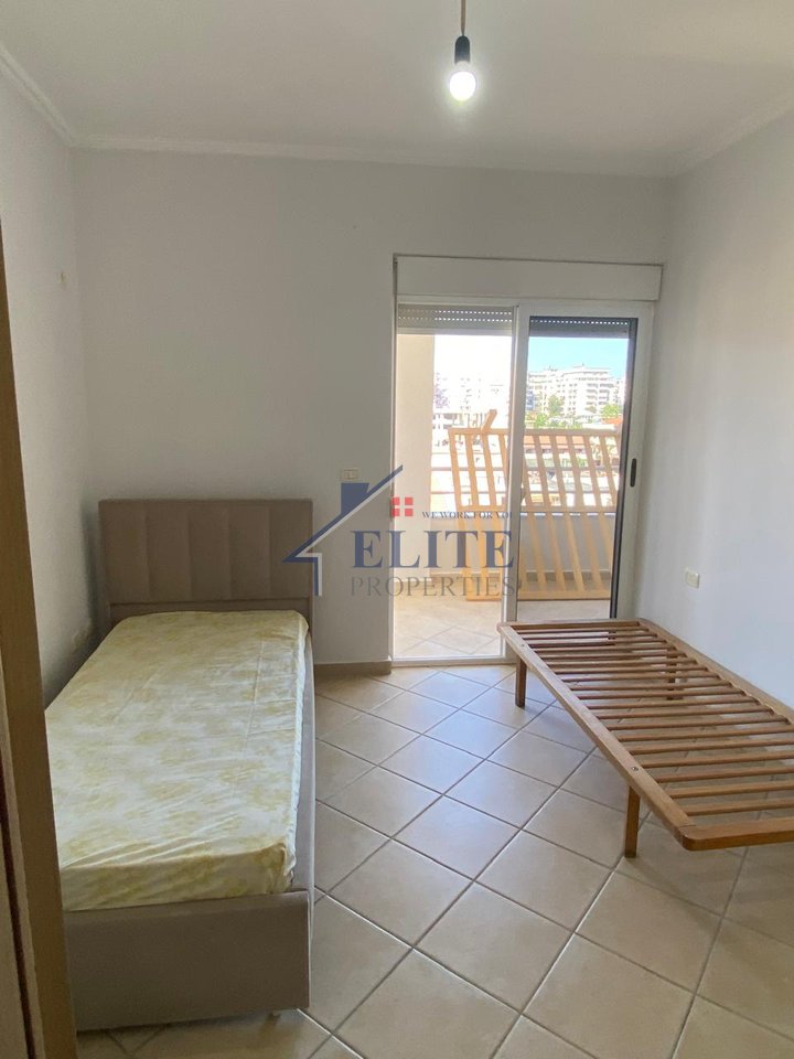 Astir, prane Well, shitet apartament 2+1+verande