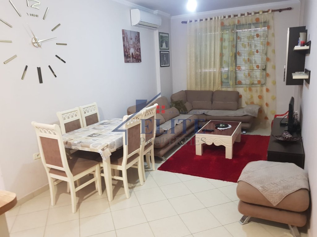 Pallatet Cabej rruga Besim Alla, apartament 2+1 me qera