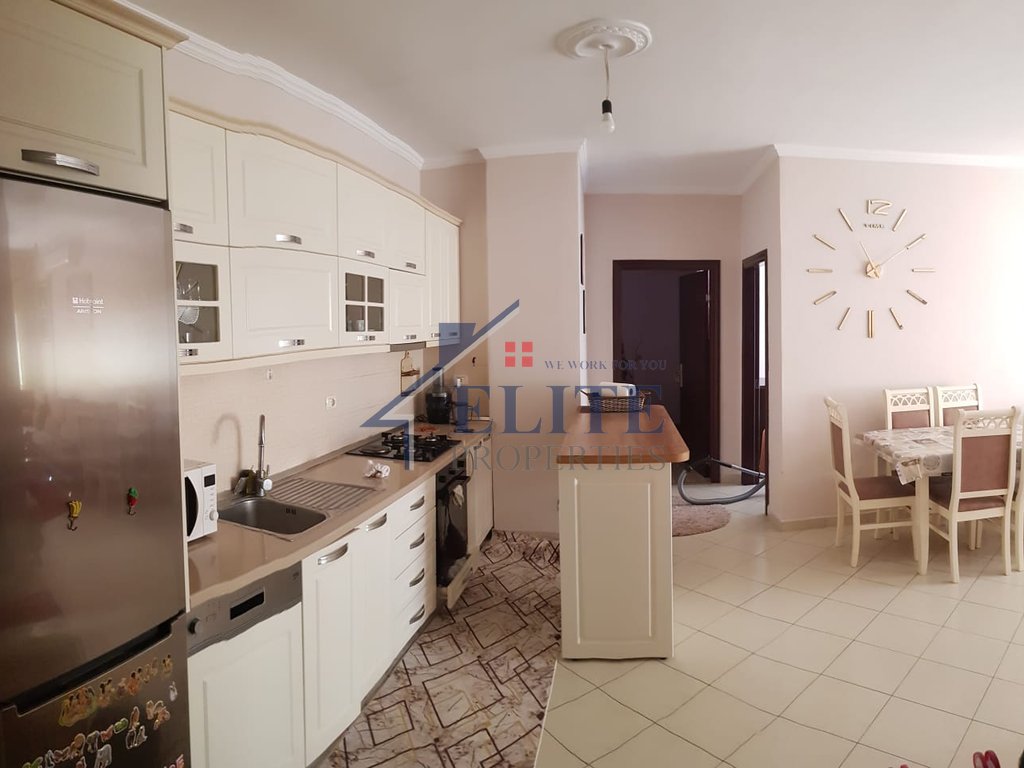 Pallatet Cabej rruga Besim Alla, apartament 2+1 me qera