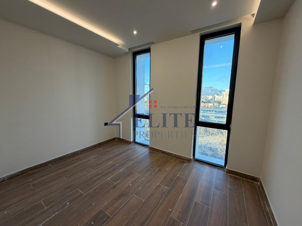 Rruga Dritan Hoxha – Ambiente Zyrash me Qira