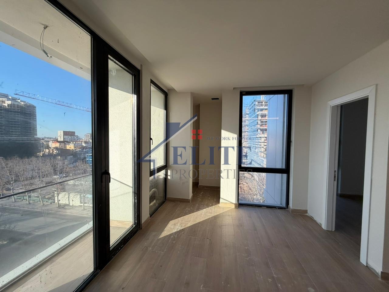 Rruga Dritan Hoxha – Ambiente Zyrash me Qira