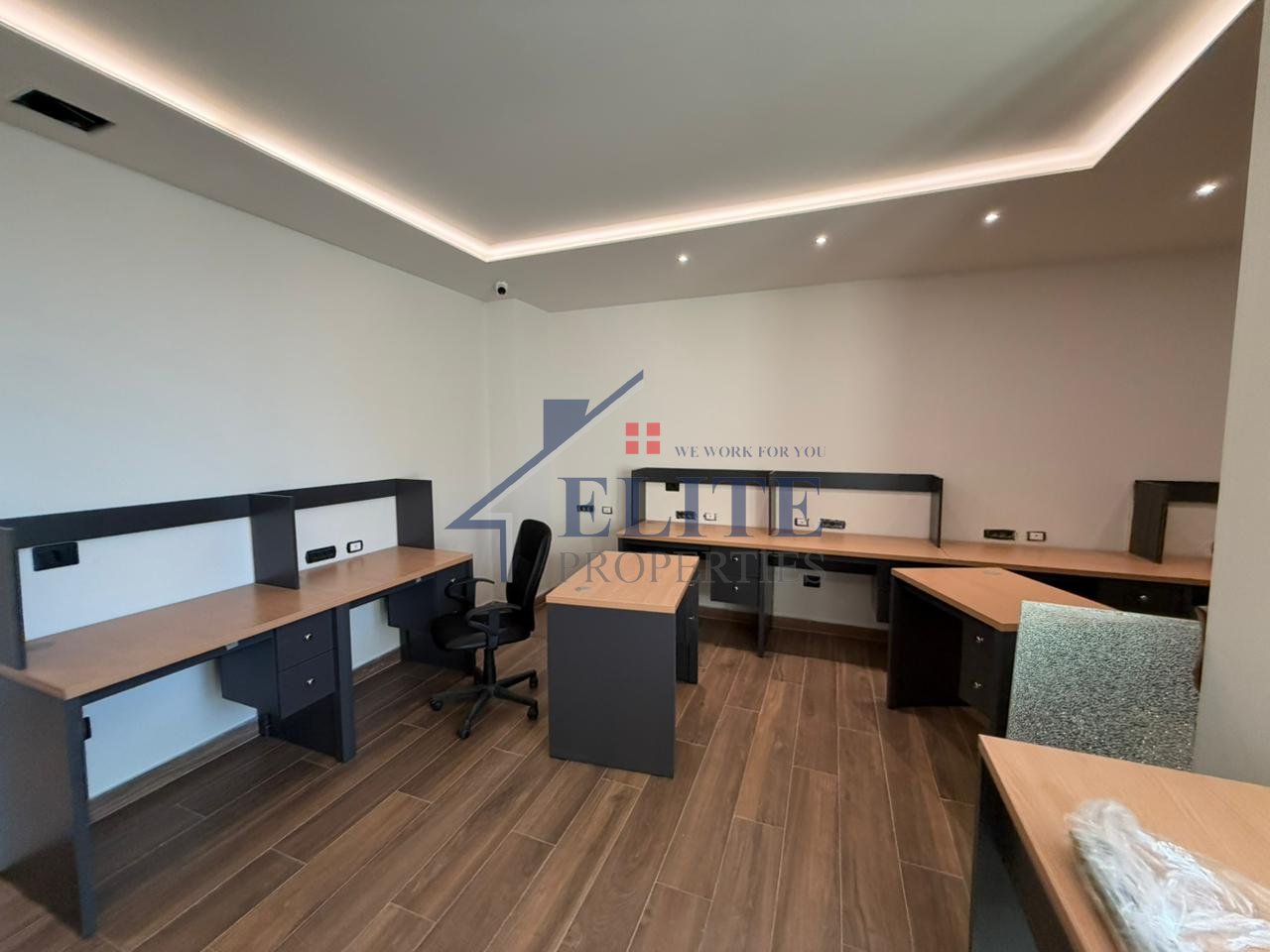 Rruga Dritan Hoxha – Ambiente Zyrash me Qira