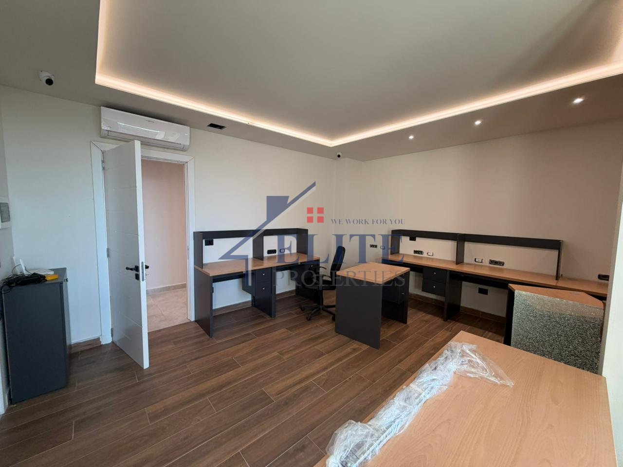 Rruga Dritan Hoxha – Ambiente Zyrash me Qira