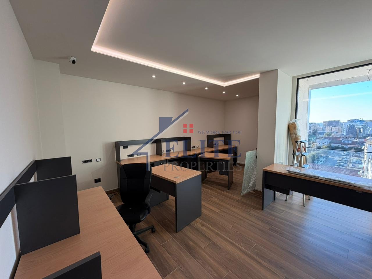 Rruga Dritan Hoxha – Ambiente Zyrash me Qira