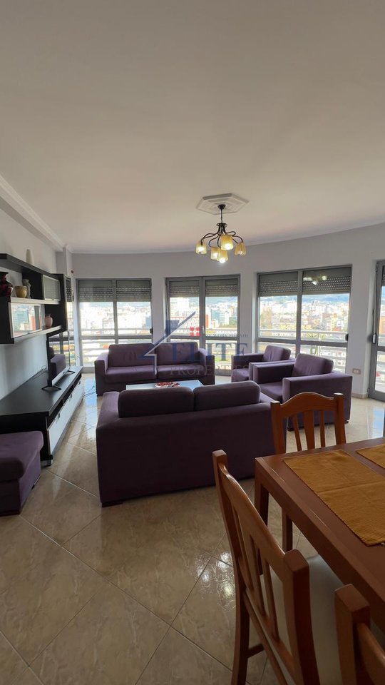 Zogu i Zi, appartamento 2+1+2 a Zogu i Zi