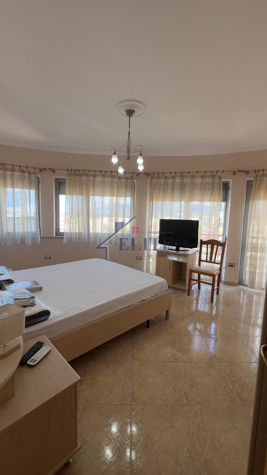 Zogu i Zi, appartamento 2+1+2 a Zogu i Zi