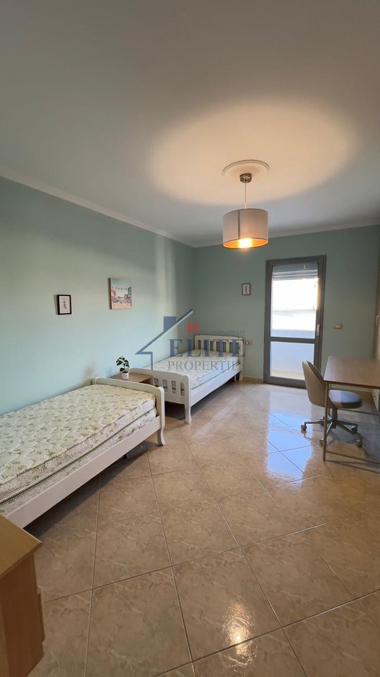 Zogu i Zi, appartamento 2+1+2 a Zogu i Zi