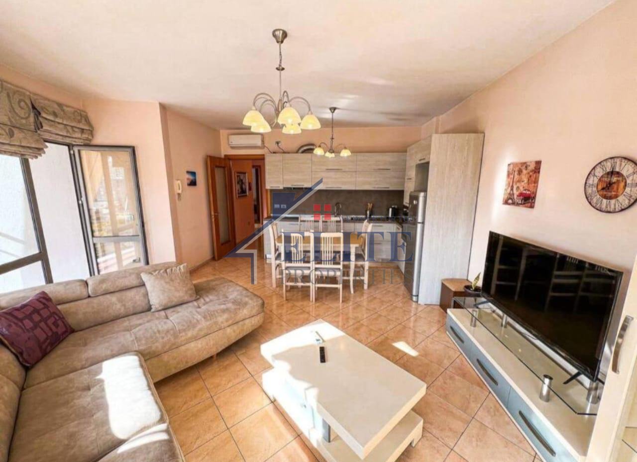 Zogu i Zi, prane Ring Center, jepet me qira apartament 2+1