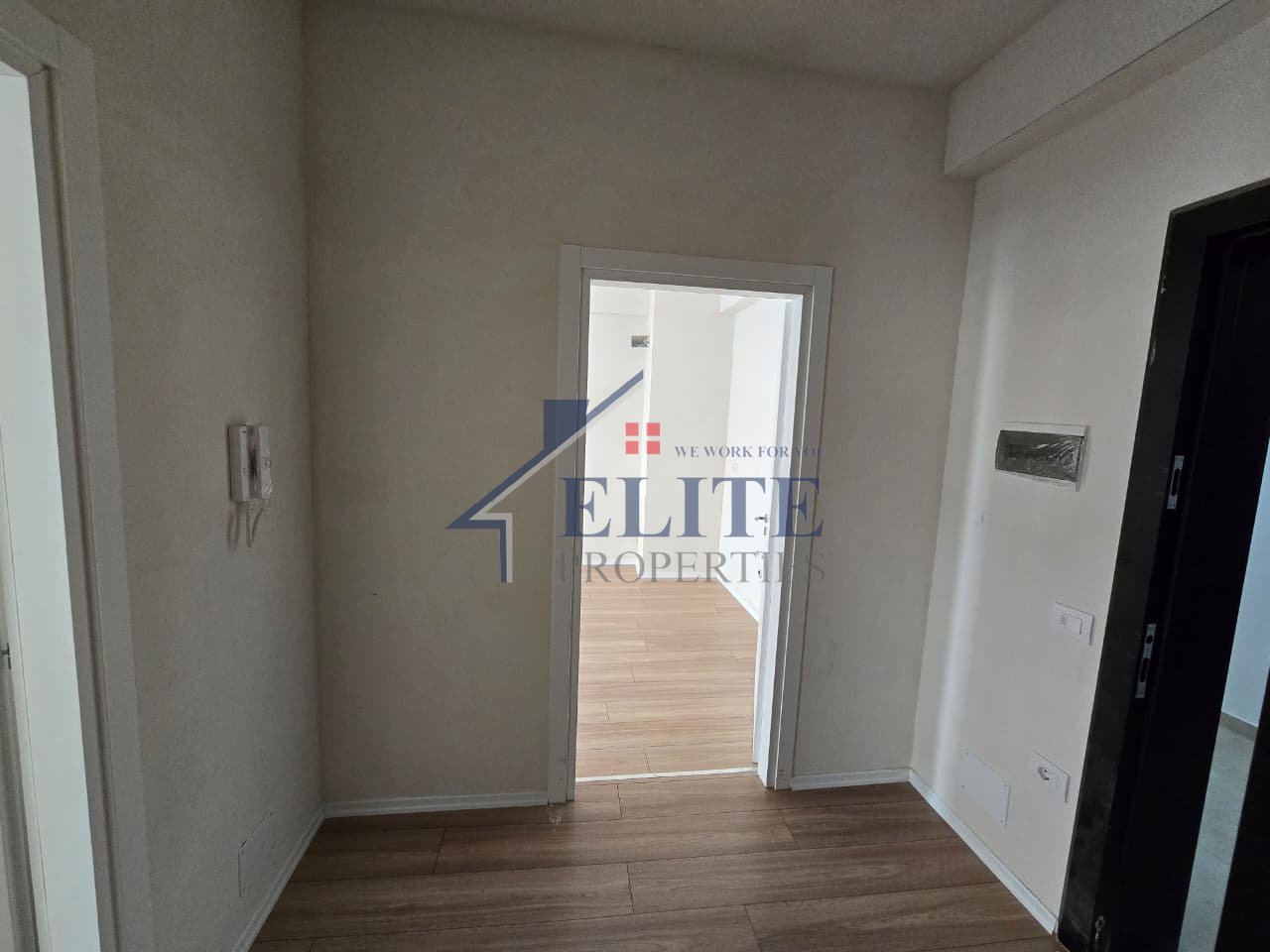 Pranë Vilës L Astir, apartament 1+1 në shitje