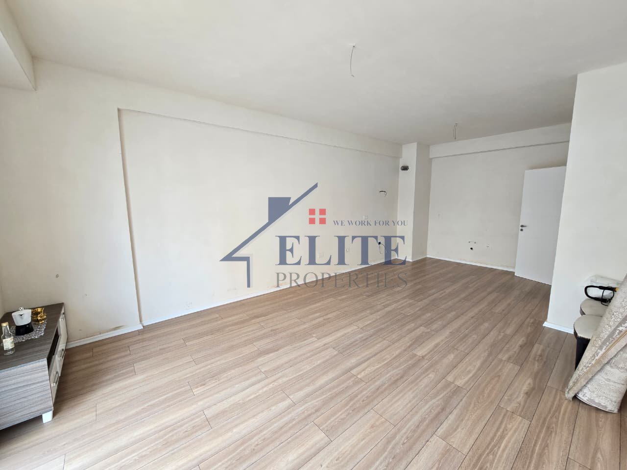 Pranë Vilës L Astir, apartament 1+1 në shitje