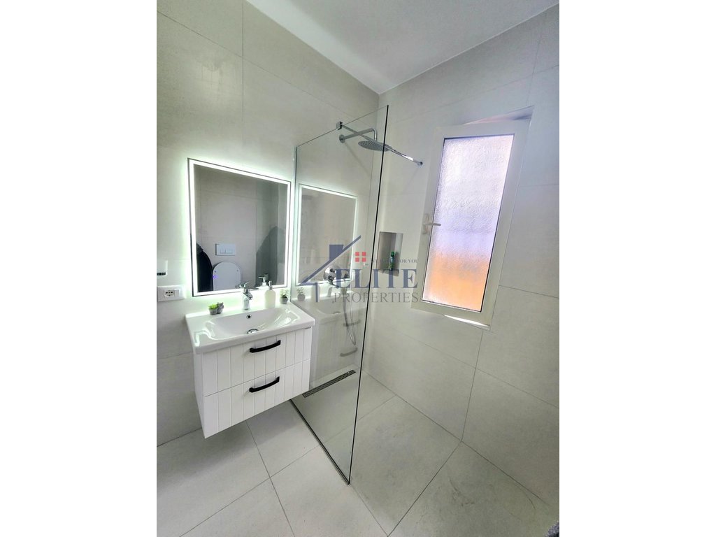 Ali Demi, three bedrooms apartment for rent