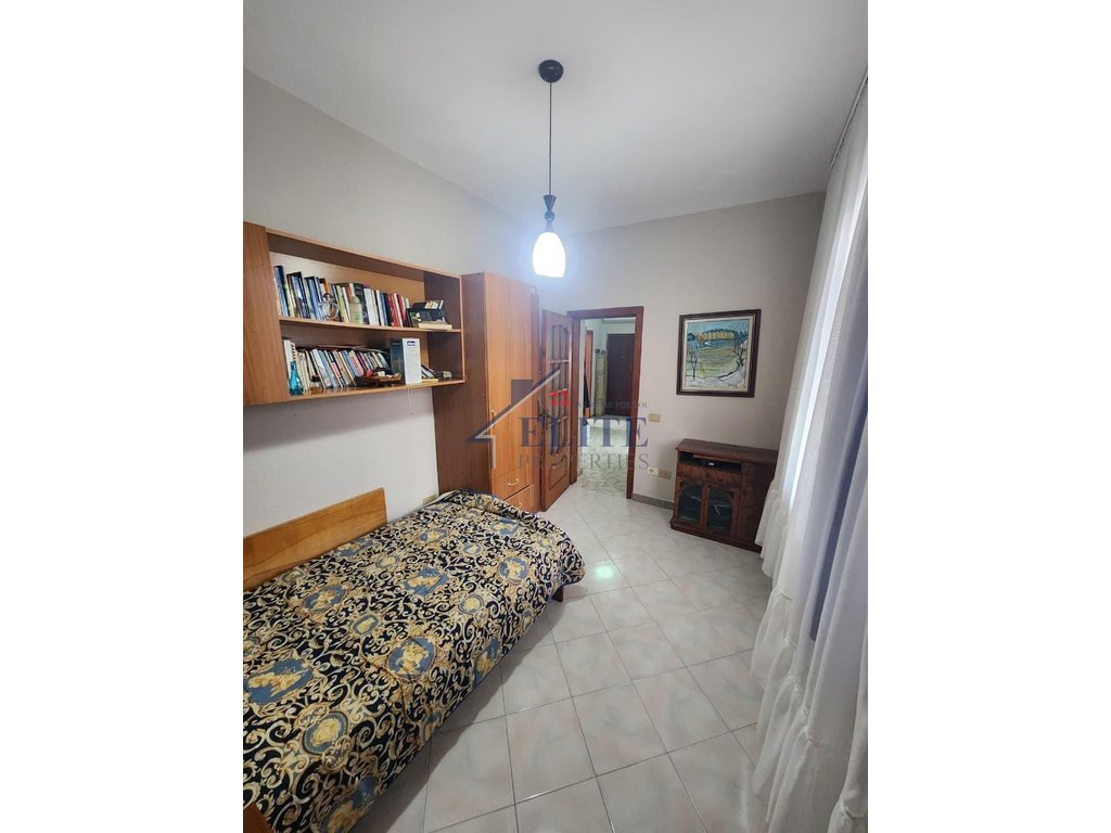 Ali Demi, three bedrooms apartment for rent