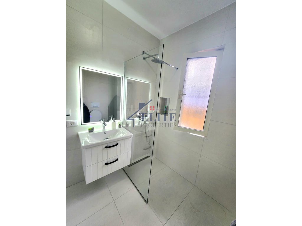 Ali Demi, three bedrooms apartment for rent