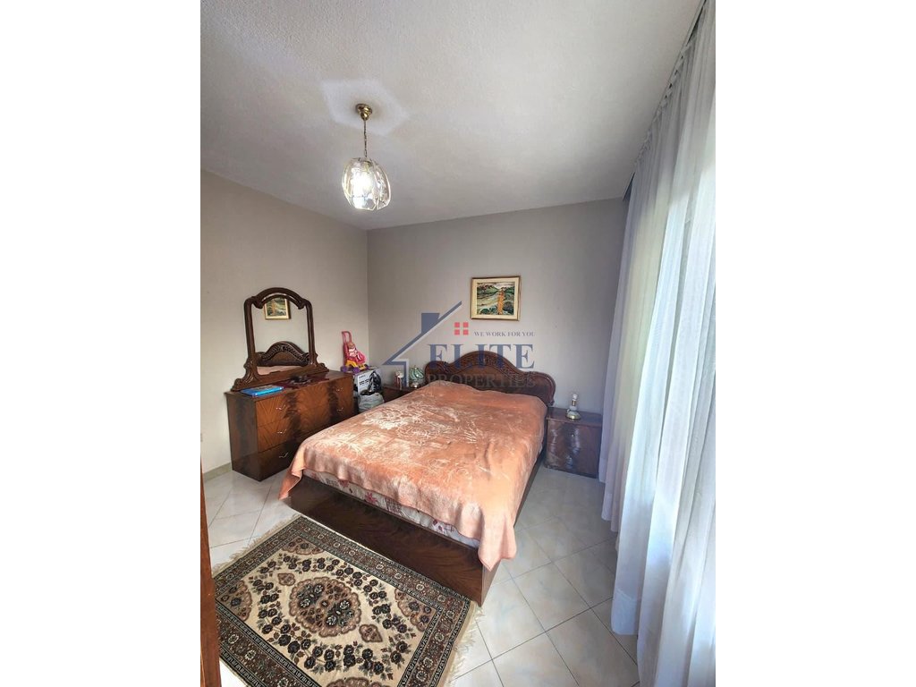 Ali Demi, three bedrooms apartment for rent