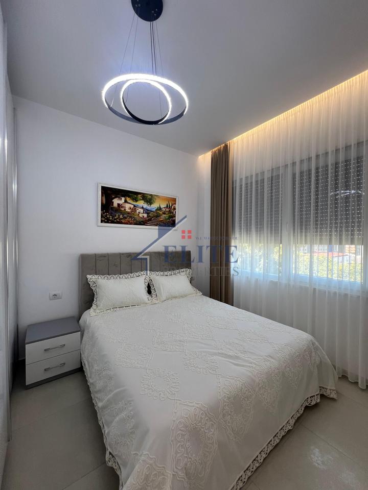 Pranë Spitalit Amerikan 3, apartament 2+1 me qira