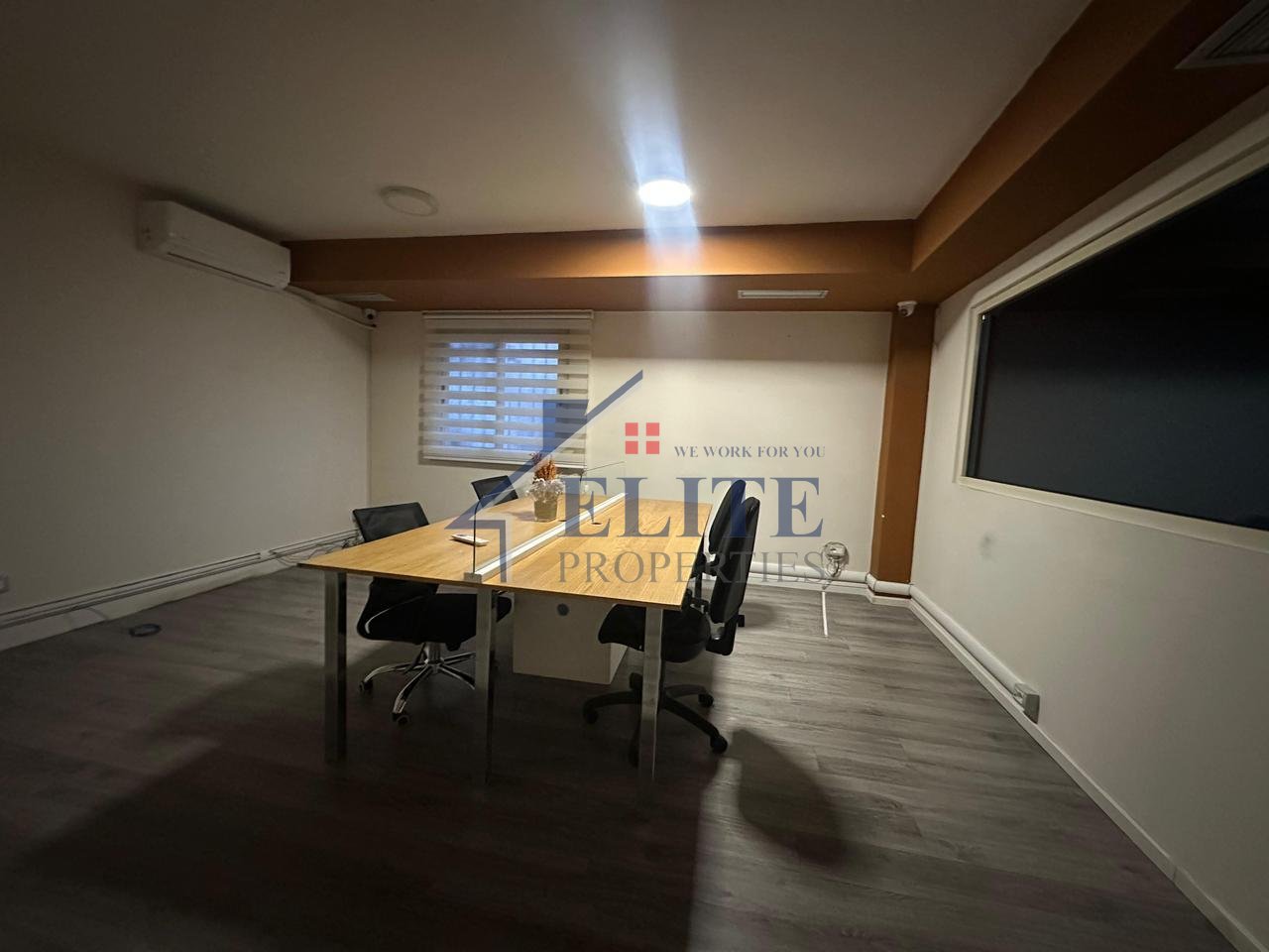 Rr. Sami Frashëri, pranë Gjimnazit Petro Nini Luarasi, zyrë me qira