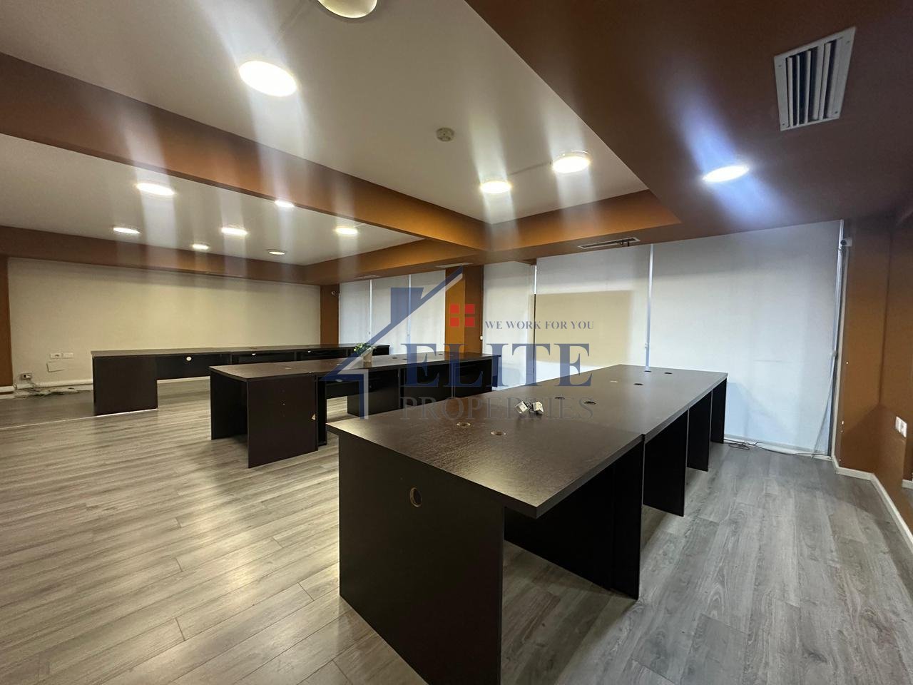 Rr. Sami Frashëri, pranë Gjimnazit Petro Nini Luarasi, zyrë me qira