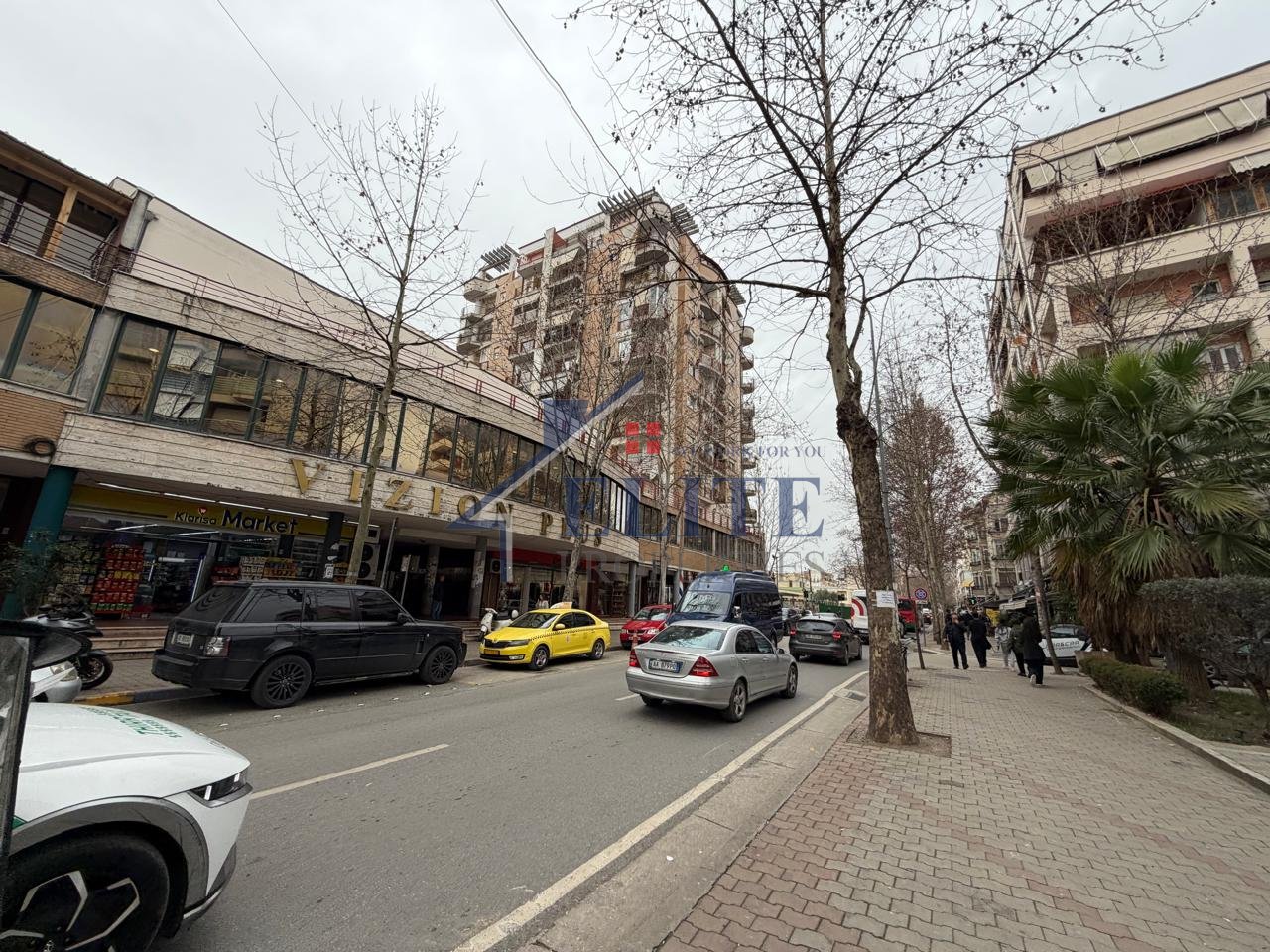 Bar me qera ne zonen e "Don Boskos", shume prane Zogut te Zi