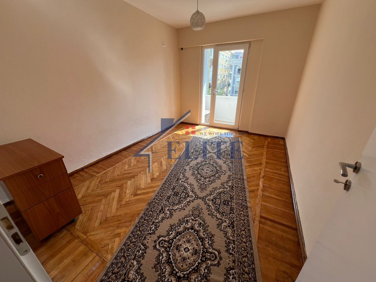 9-katëshet, apartament/zyrë 2+1 me qira