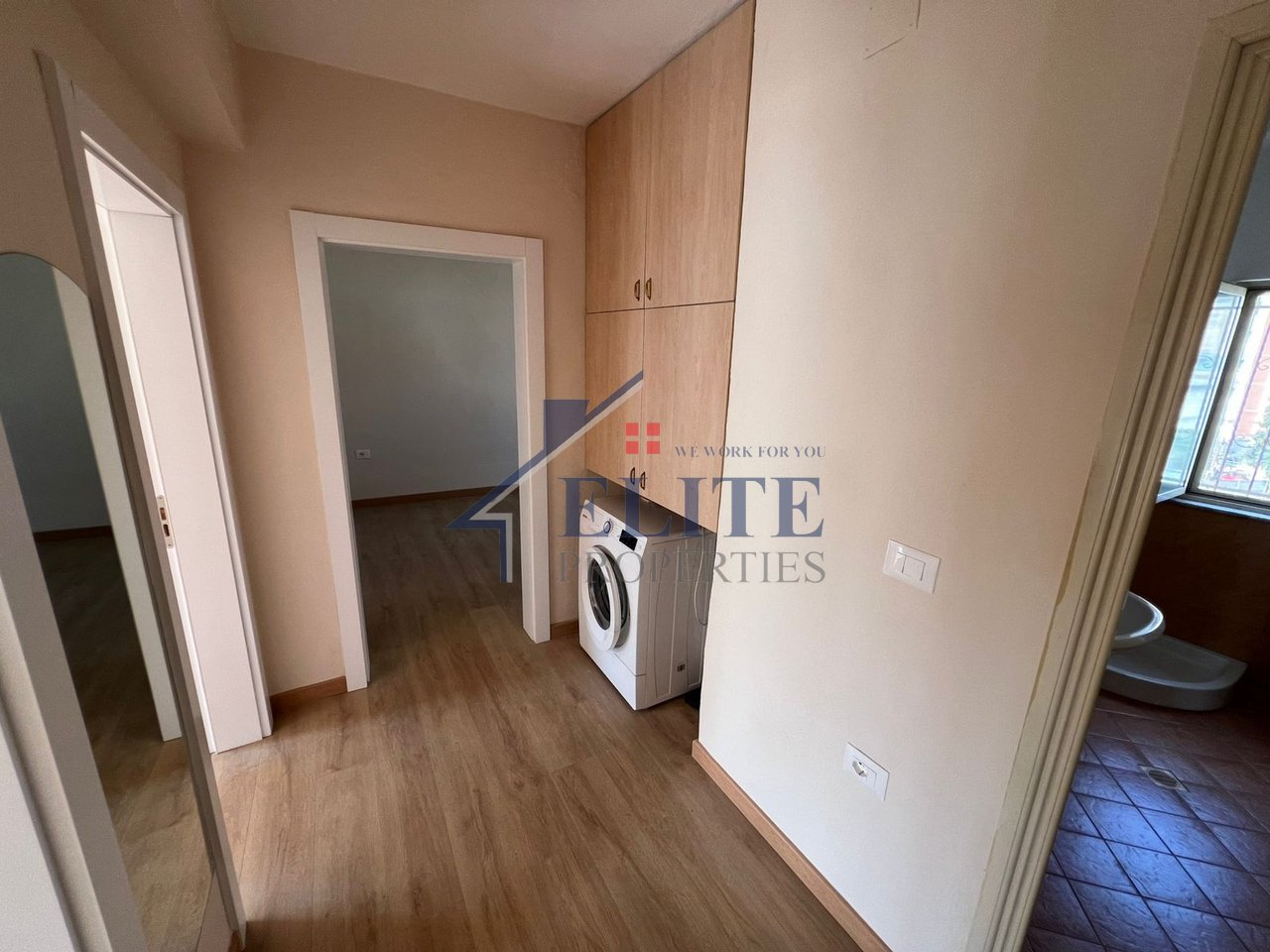 9-katëshet, apartament/zyrë 2+1 me qira