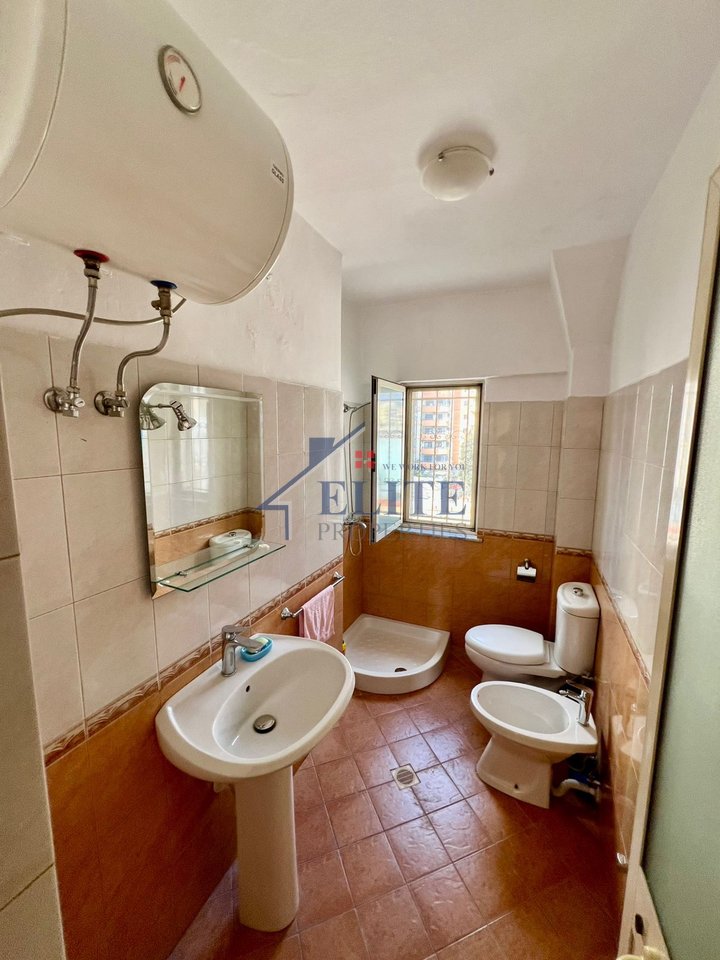 9-katëshet, apartament/zyrë 2+1 me qira