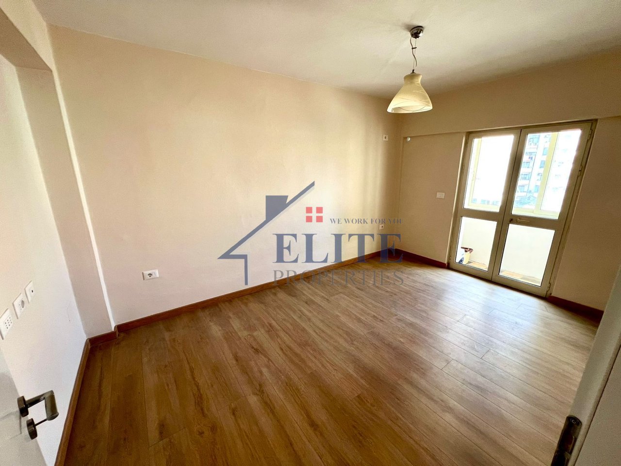 9-katëshet, apartament/zyrë 2+1 me qira