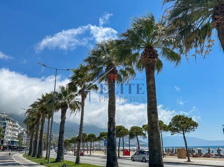 Buzë Lungomares Vlorë, apartament 2+1 në shitje
