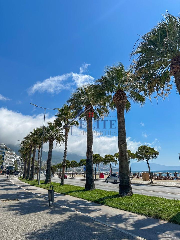 Buzë Lungomares Vlorë, apartament 2+1 në shitje