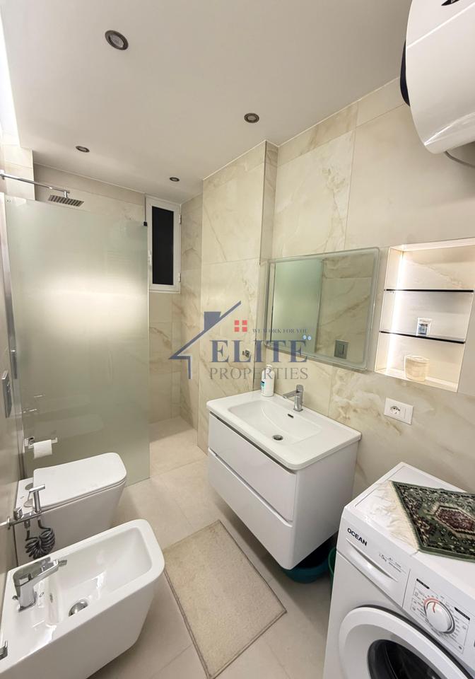 Rruga 5 Maji, apartament 1+1 me qira