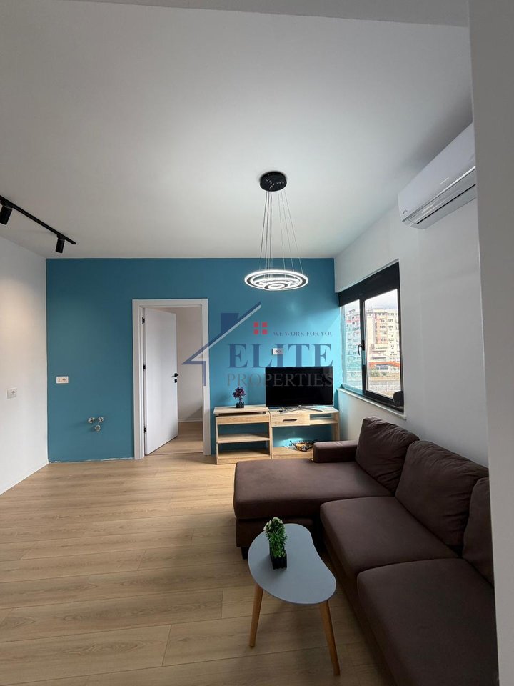 Appartamento con una camera da letto in vendita vicino a Casa Italia.