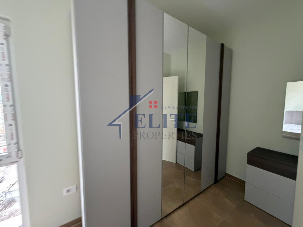 Zogu i Zi, apartament 2+1+2 me qira