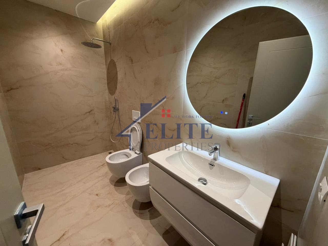 Zogu i Zi, apartament 2+1+2 me qira