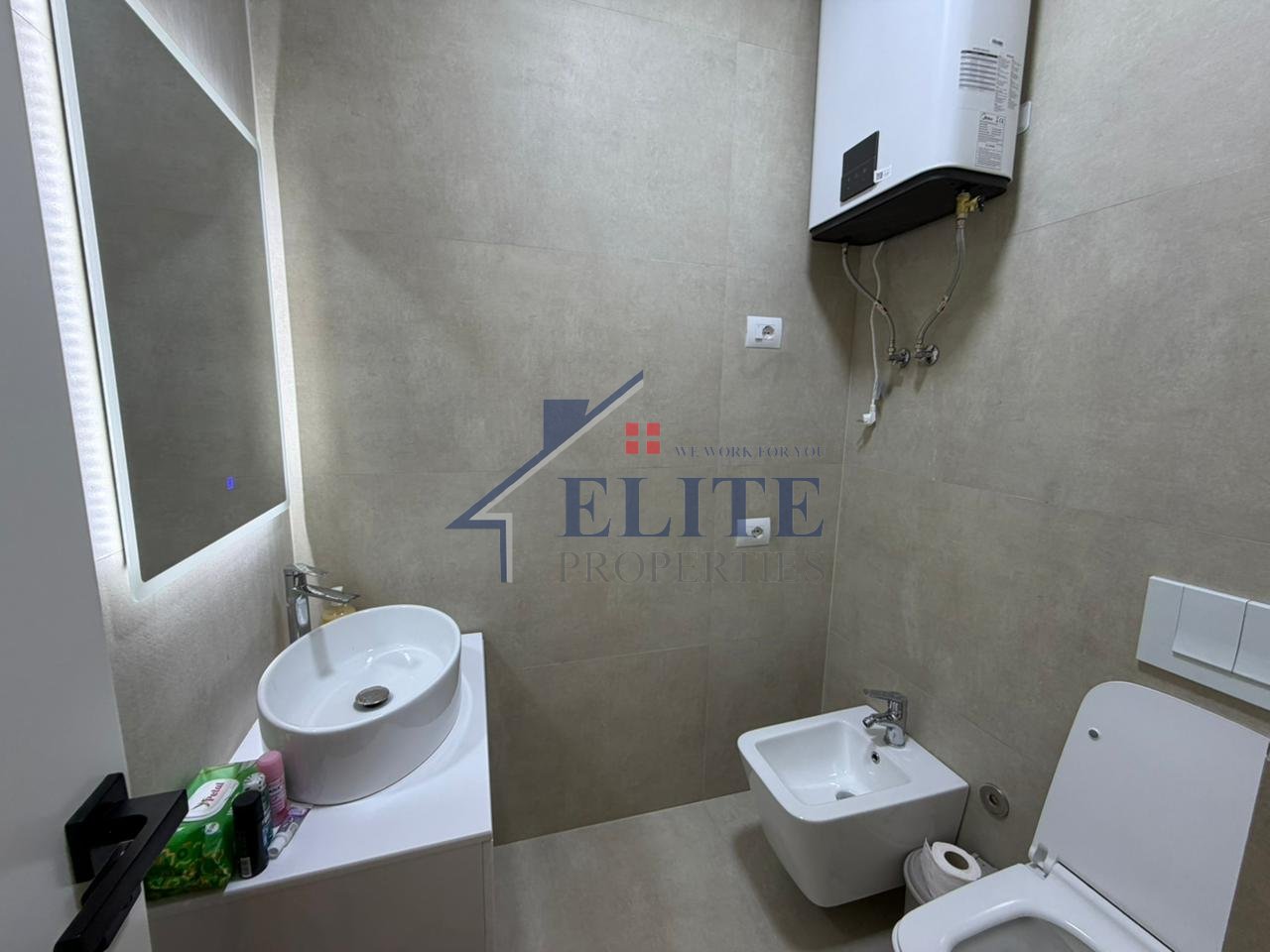 Zogu i Zi, apartament 2+1 me qira