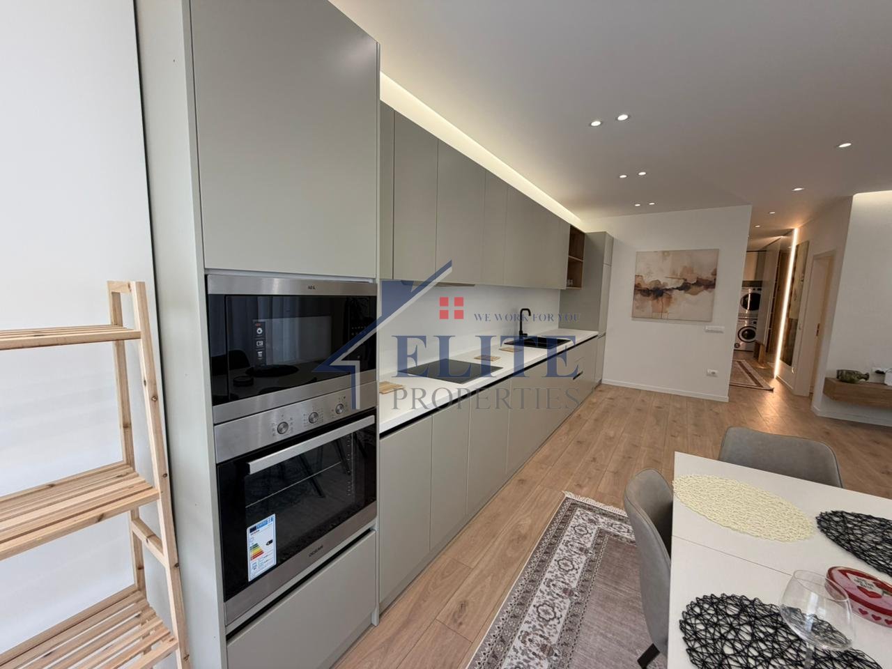 Zogu i Zi, apartament modern 2+1 në shitje