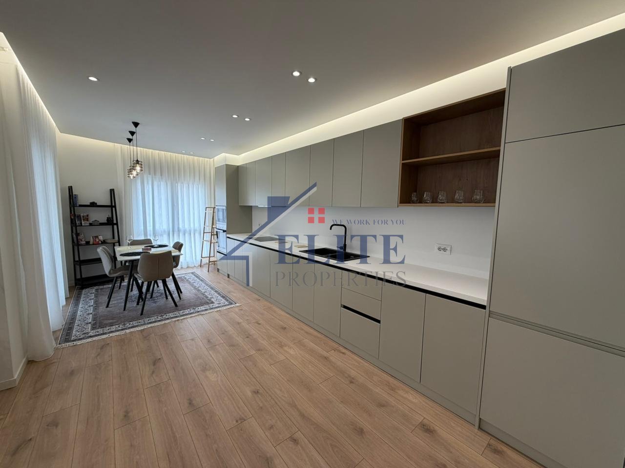 Zogu i Zi, apartament modern 2+1 në shitje