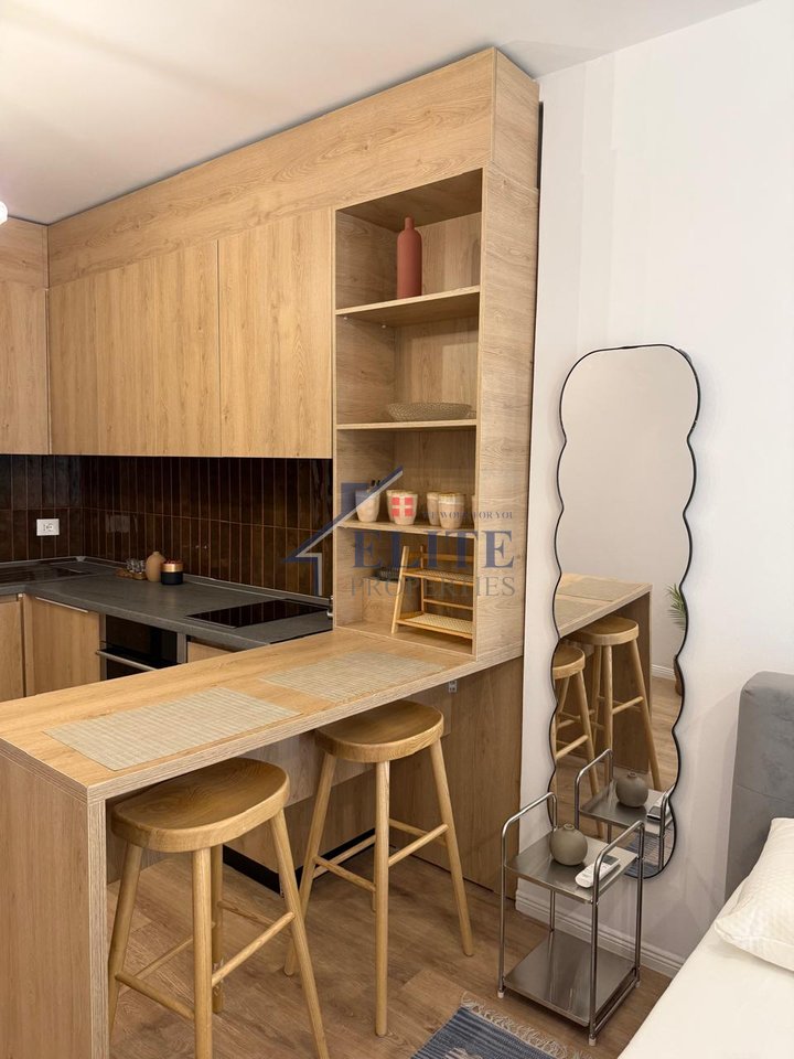 Drymadhes, garzoniere + post parkimi ne shitje