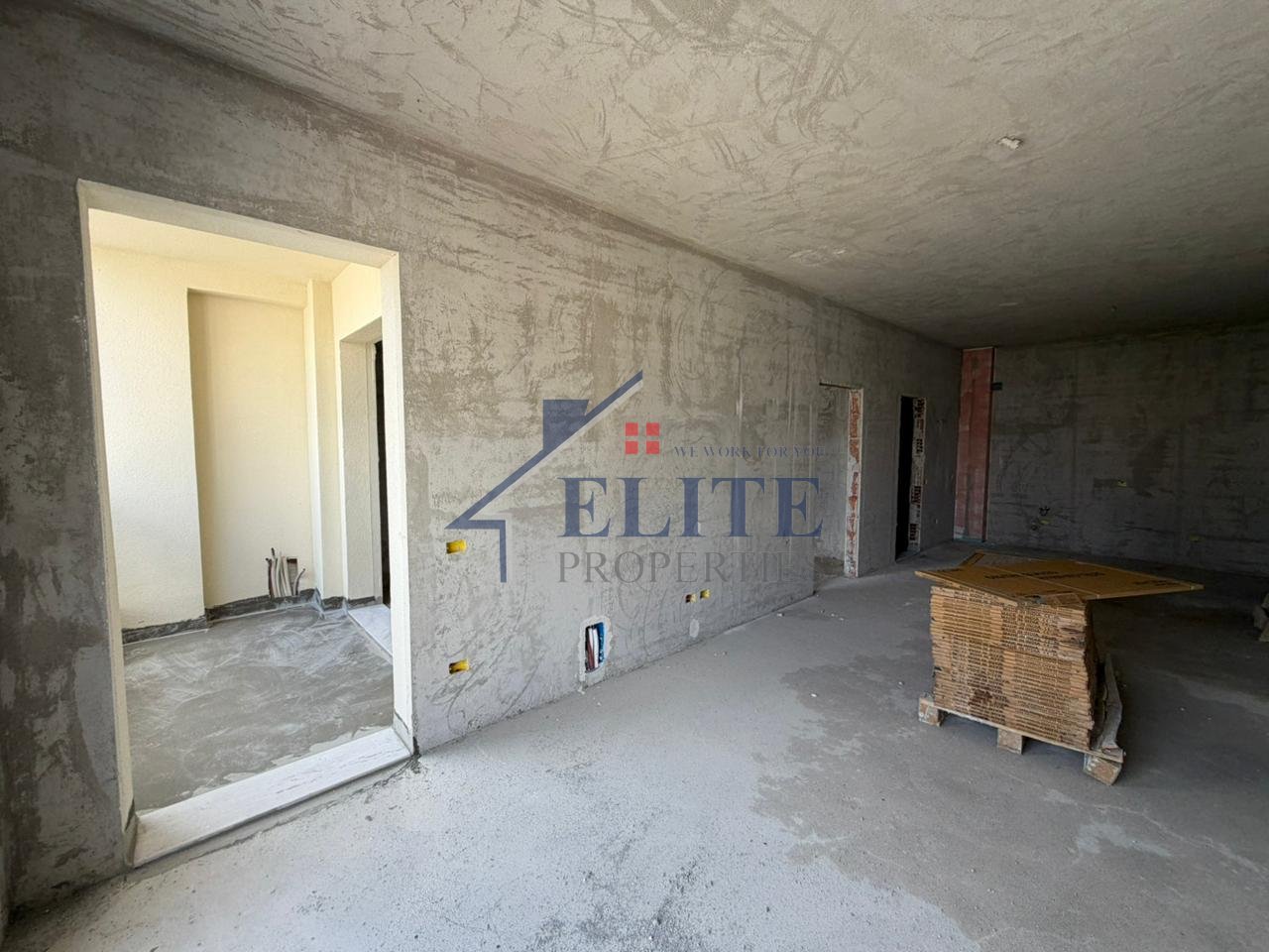 Family Residence Paskuqan, apartament 1+1 në shitje