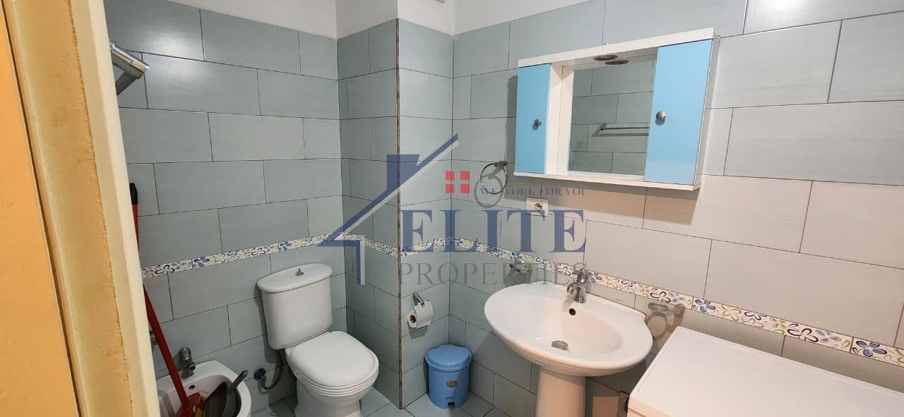 Pallatet Cabej, appartamento con due camere da letto in affitto