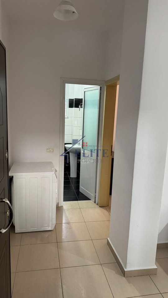 5 Maji Street, appartamento con una camera da letto in affitto