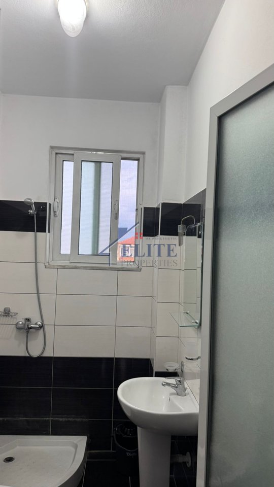 5 Maji Street, appartamento con una camera da letto in affitto