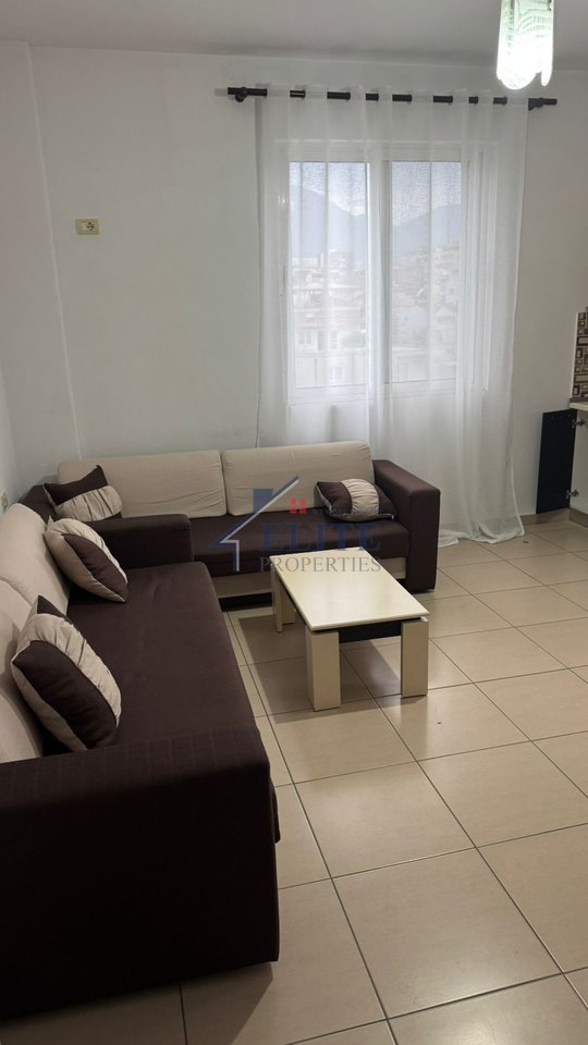 5 Maji Street, appartamento con una camera da letto in affitto