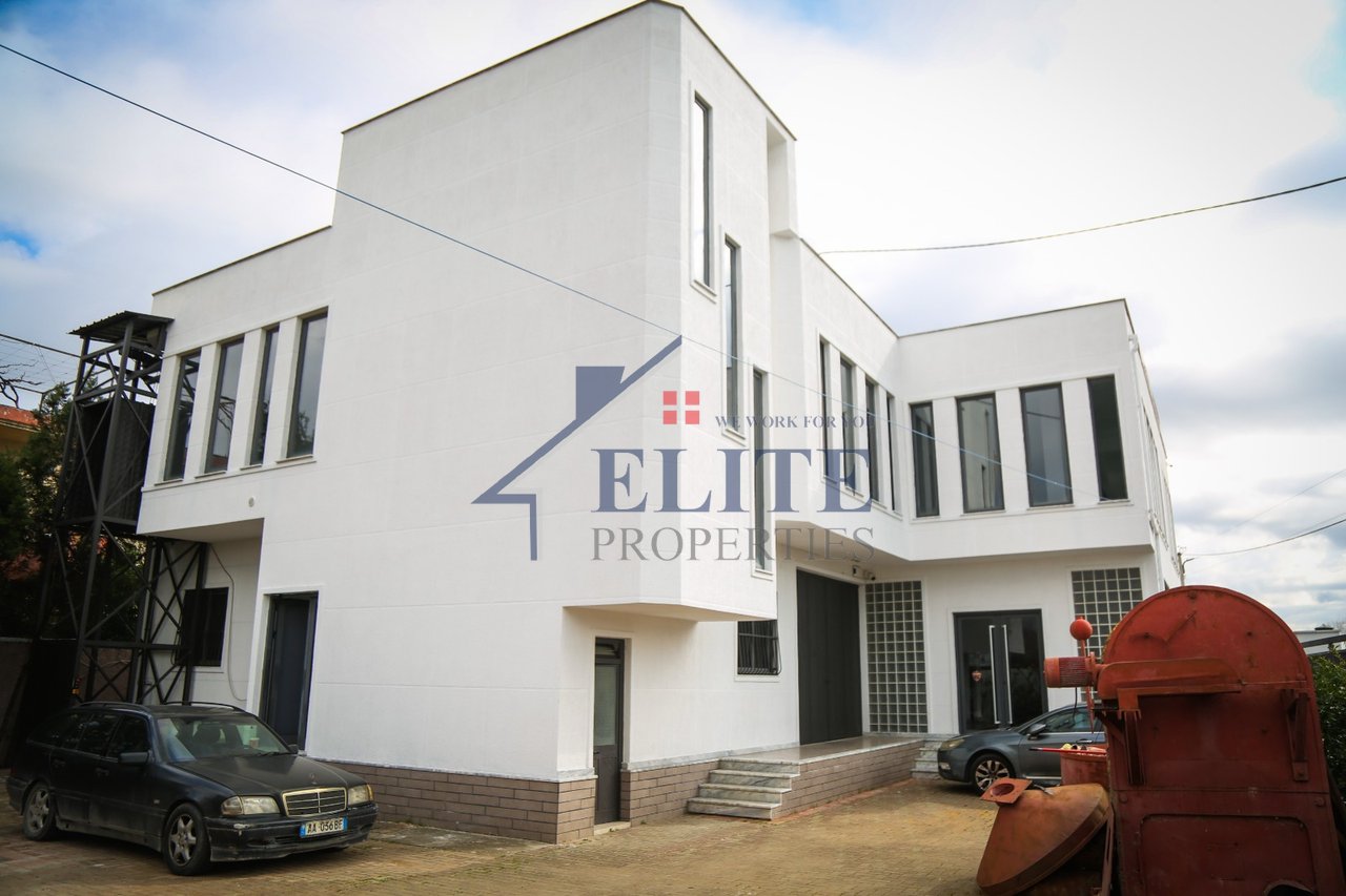 Durrës, 2-story building with land for sale