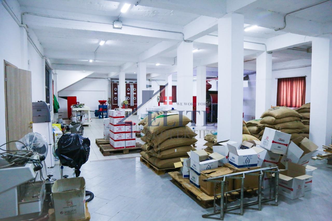 Durrës, 2-story building with land for sale