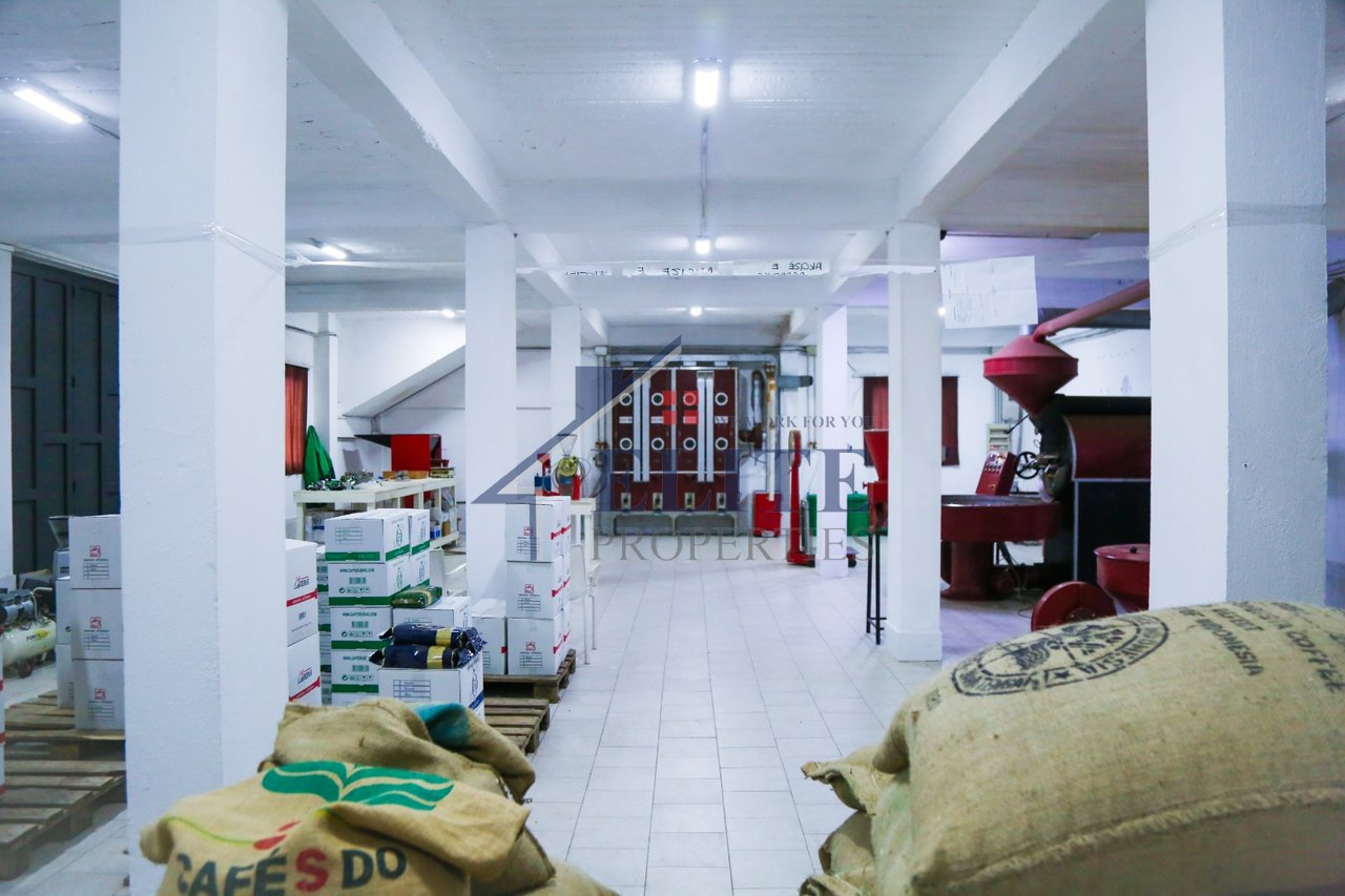 Durrës, 2-story building with land for sale