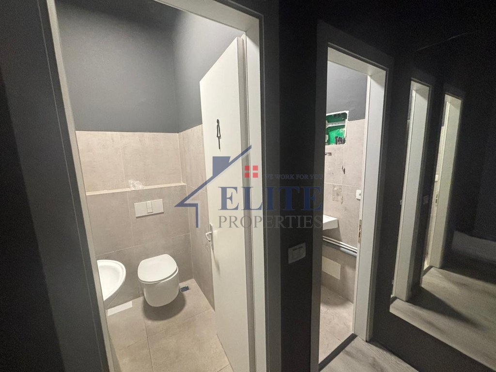 Centro, ufficio in affitto vicino a palazzi di 9 piani