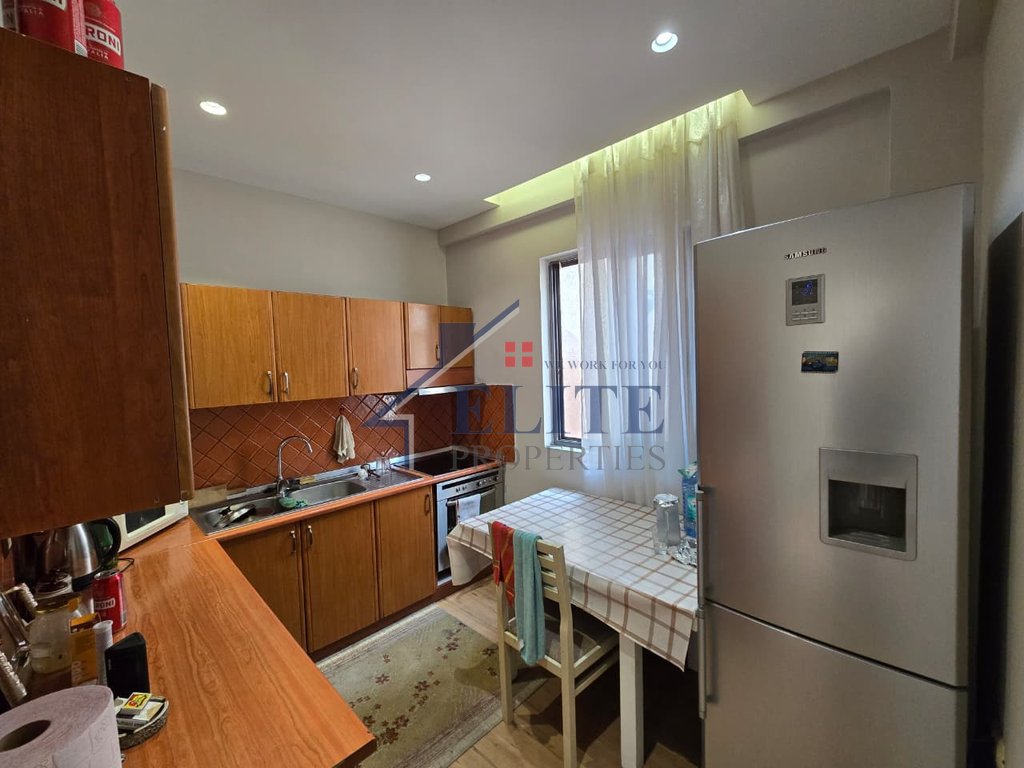 Rruga Besim Alla Yzberisht, vilë në shitje